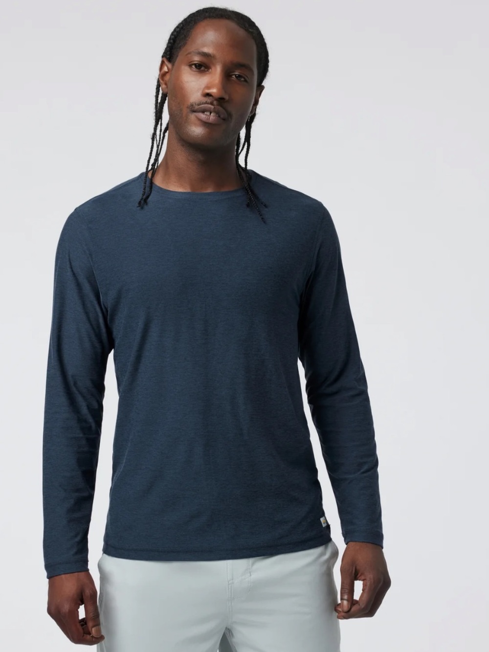Vuori Long Sleeve Strato Tech Tee in Navy Heater Size L